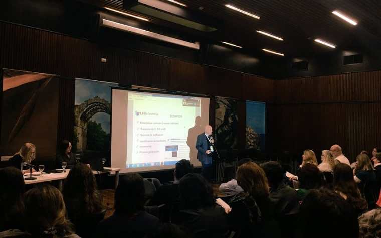 Alberto Cabezas durante el Seminario Internacional “Prácticas, experiencias y estrategias en Ciencia Abierta en Iberoamérica&quot;